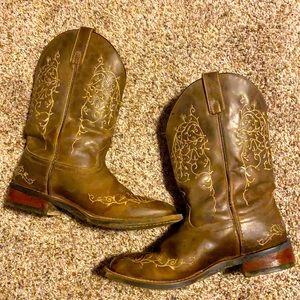Laredo women’s’ cowboy boots size 10